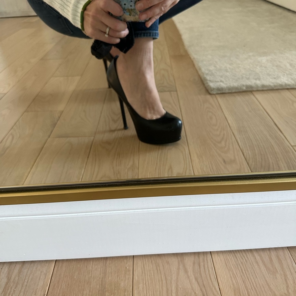 High Heels - Picture 9 of 11